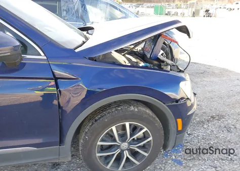 2021 Volkswagen Tiguan 2.0T Se/2.0T Se R-Line Black/2.0T Sel z USA, uszkodzony, nr VIN 3VV2B7AX2MM058901